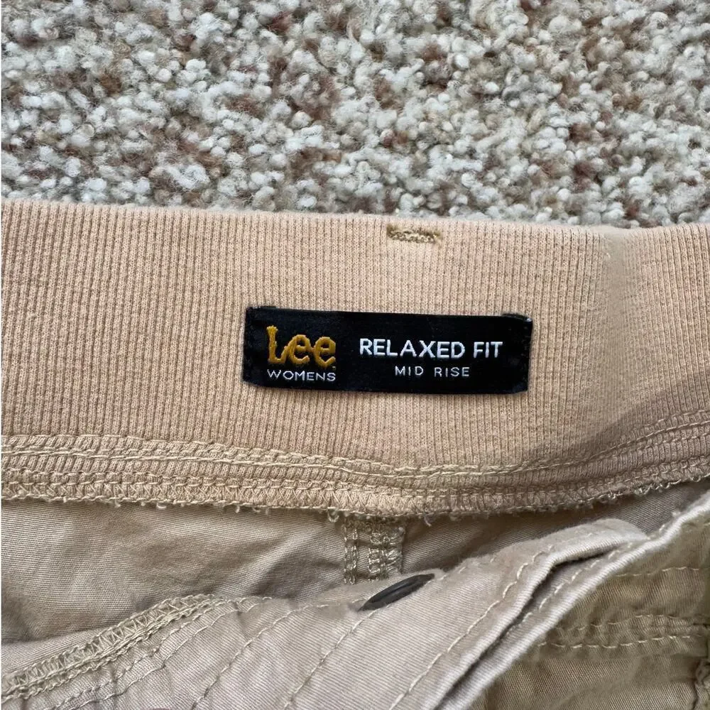 LEE Women's Relaxed fit; Mid Rise; Cropped pants, Khaki, size 16 W